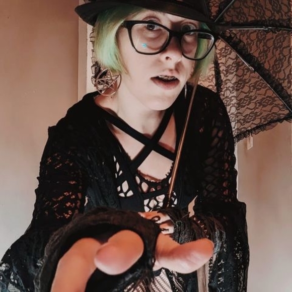 Meet your Posher, Bernadette - Picture 1 of 1